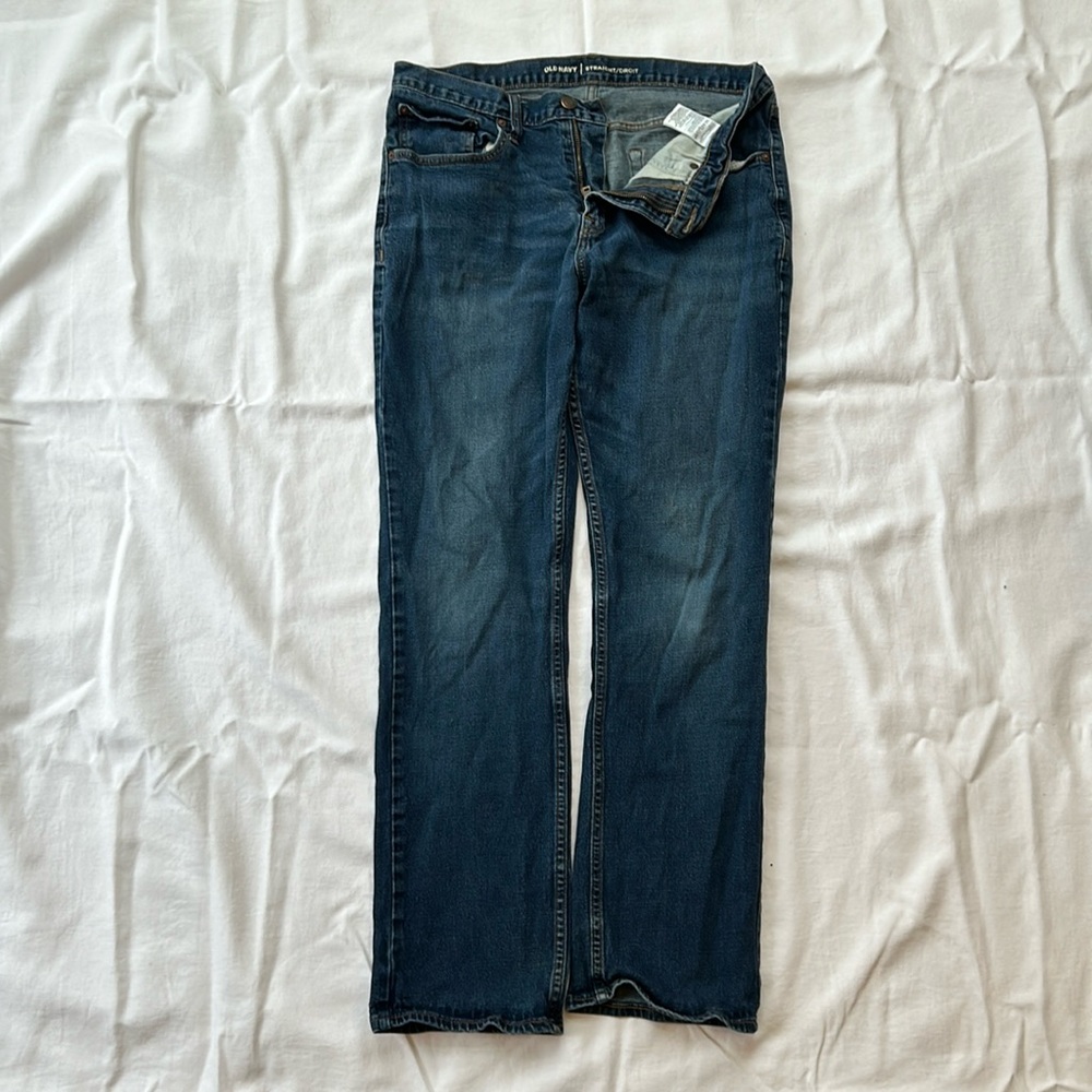 Old Navy men’s straight fit jeans size 33x32, good condition
